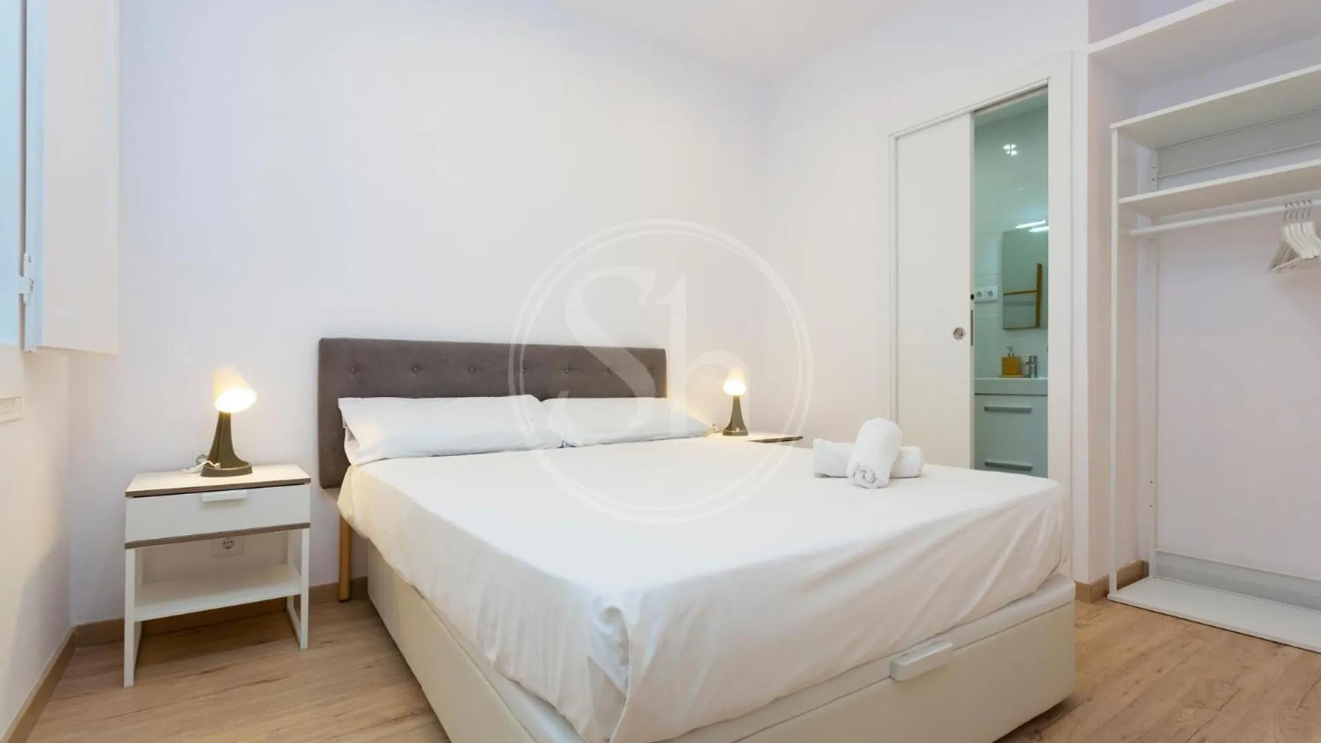 Comodo Apartamento Para 5 Barcelona Apartment